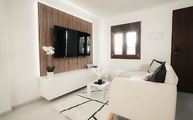 Modern Andalusian House One Minute From The Beach